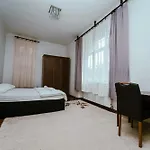 Fantastic 2bdr In City Center