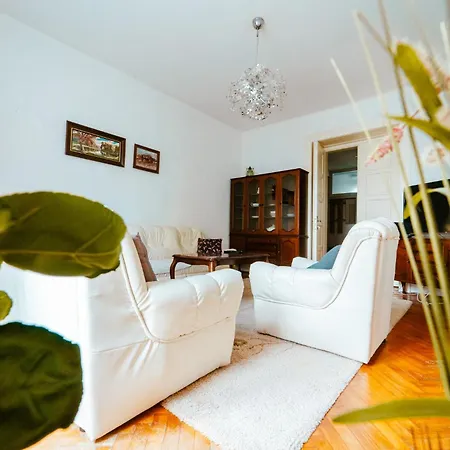 Apartment Fantastic 2bdr In City Center *