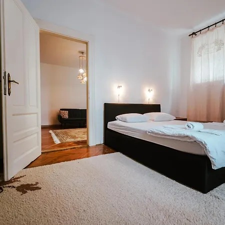 Apartment Fantastic 2bdr In City Center *