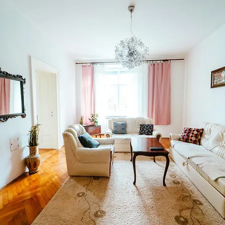 Fantastic 2bdr In City Center