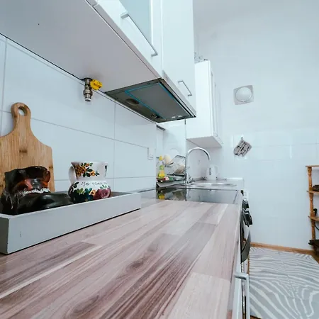 Fantastic 2bdr In City Center