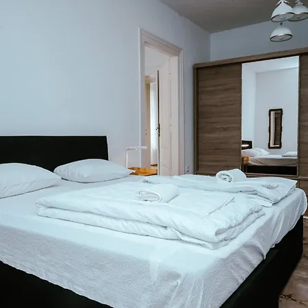 Apartment Fantastic 2bdr In City Center