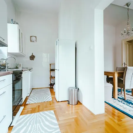 Apartment Fantastic 2bdr In City Center *